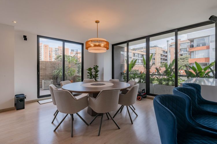 Apartamento de 3 alcobas en venta en La Calleja, Bogotá, 231 m² · foto 2 de 20