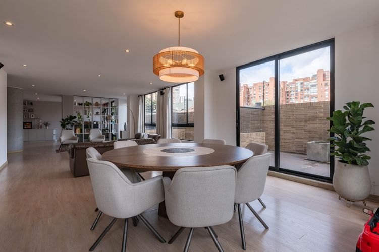 Apartamento de 3 alcobas en venta en La Calleja, Bogotá, 231 m² · foto 3 de 20