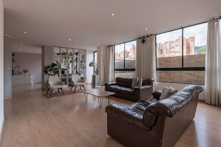 Apartamento de 3 alcobas en venta en La Calleja, Bogotá, 231 m² · foto 10 de 20