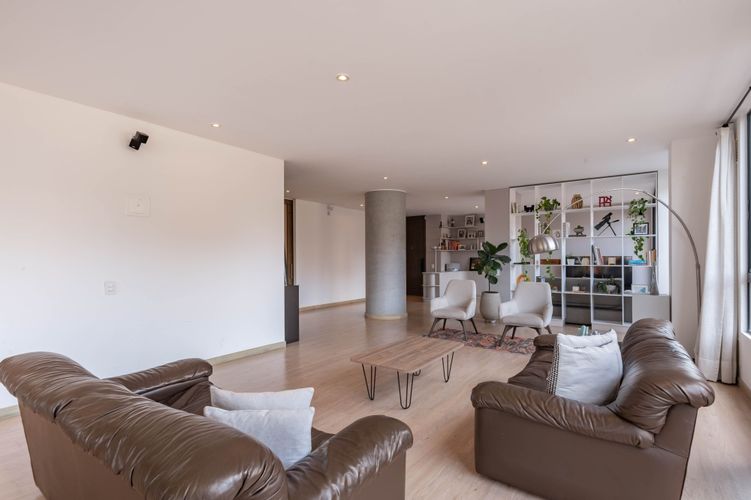Apartamento de 3 alcobas en venta en La Calleja, Bogotá, 231 m² · foto 13 de 20