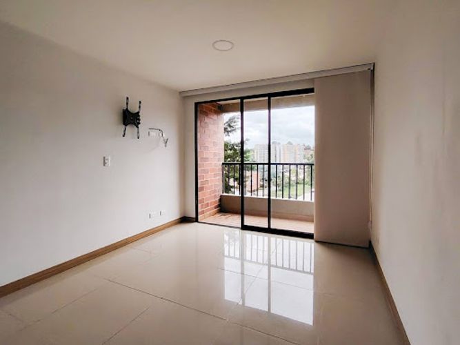 Apartamento de 3 alcobas en venta en Ciudadela, El Carmen de Viboral, 75 m² · foto 3 de 18