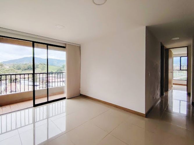 Apartamento de 3 alcobas en venta en Ciudadela, El Carmen de Viboral, 75 m² · foto 4 de 18