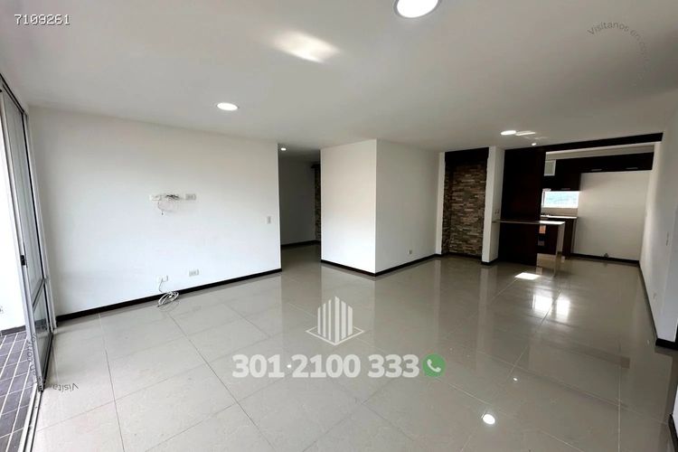 Apartamento de 3 alcobas en arriendo en Los Balsos, Medellín, 117 m² · foto 2 de 24