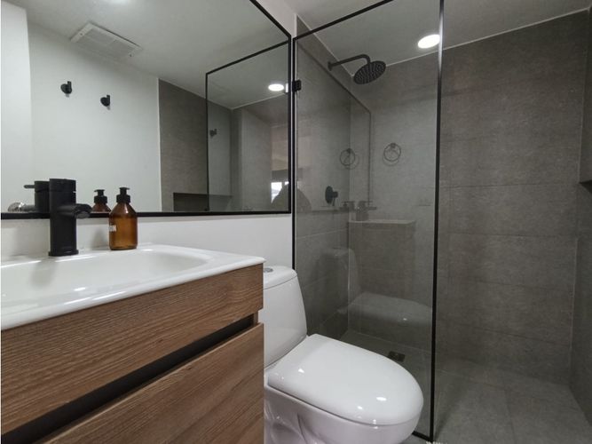 Apartaestudio en arriendo en El Poblado, Medellín, 48 m² · foto 9 de 10
