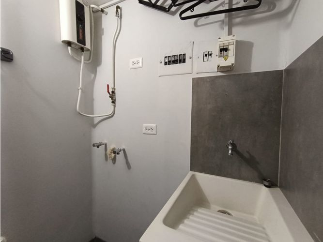 Apartaestudio en arriendo en El Poblado, Medellín, 48 m² · foto 10 de 10
