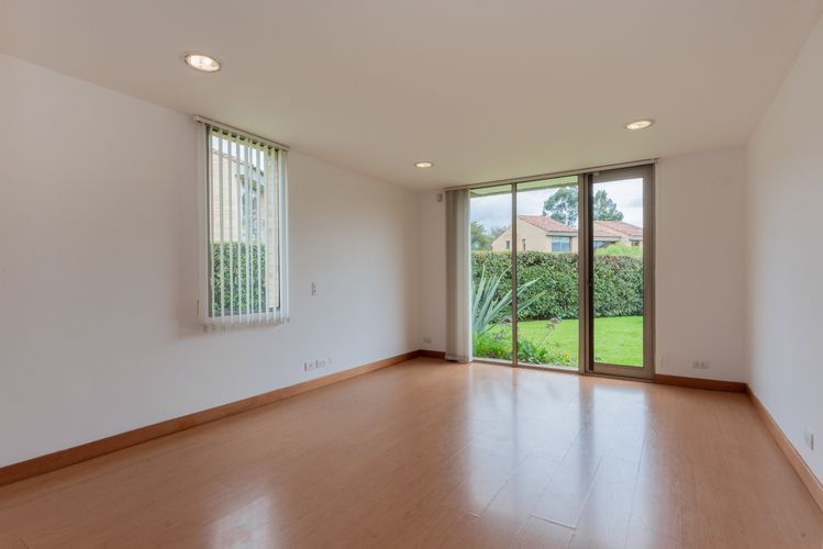 Casa de 4 alcobas en arriendo en Guaymaral, Bogotá, 293 m² · foto 9 de 20