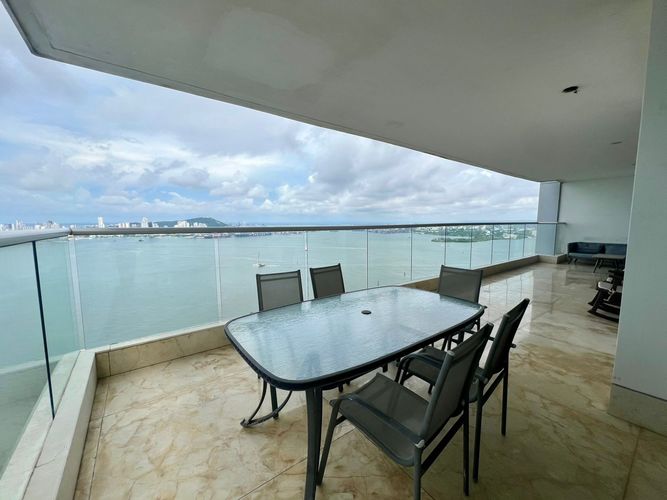 Apartamento de 3 alcobas en arriendo en Castillogrande, Cartagena, 338 m² · foto 3 de 19