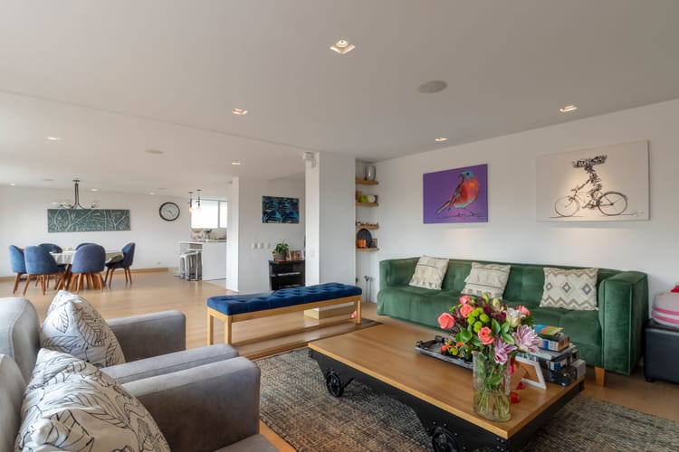 Apartamento de 3 alcobas en venta en El Refugio, Bogotá, 230 m² · foto 3 de 20