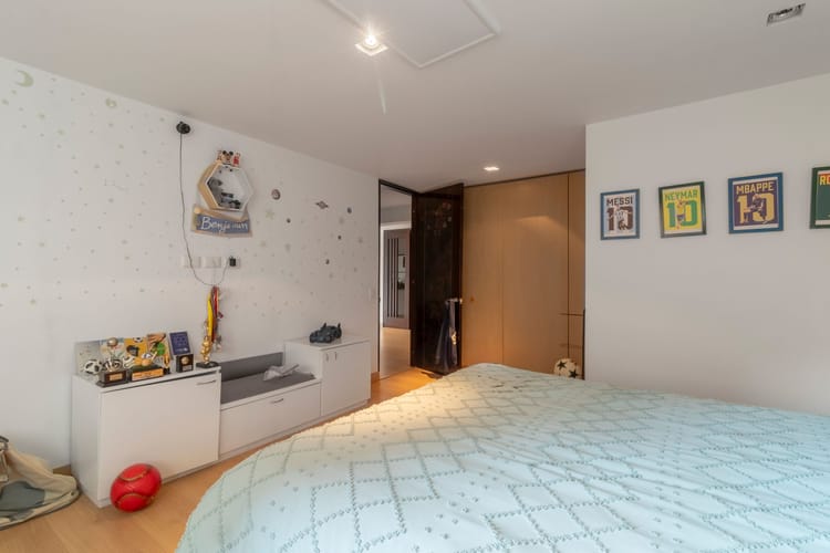 Apartamento de 3 alcobas en venta en El Refugio, Bogotá, 230 m² · foto 12 de 20