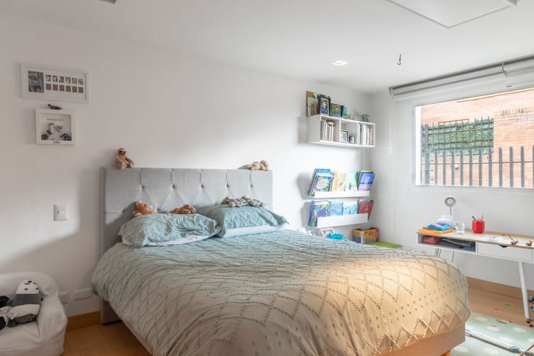 Apartamento de 3 alcobas en venta en El Refugio, Bogotá, 230 m² · foto 13 de 20