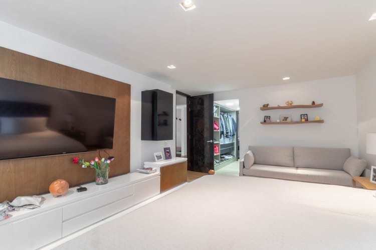Apartamento de 3 alcobas en venta en El Refugio, Bogotá, 230 m² · foto 16 de 20