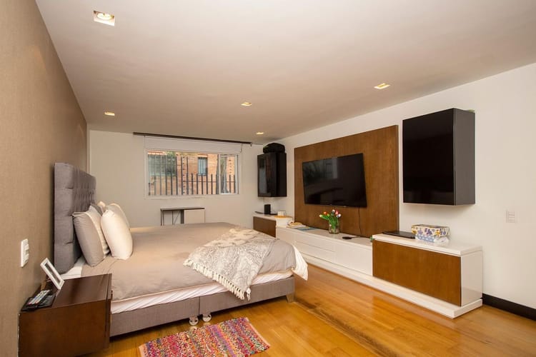 Apartamento de 3 alcobas en venta en El Refugio, Bogotá, 230 m² · foto 19 de 20