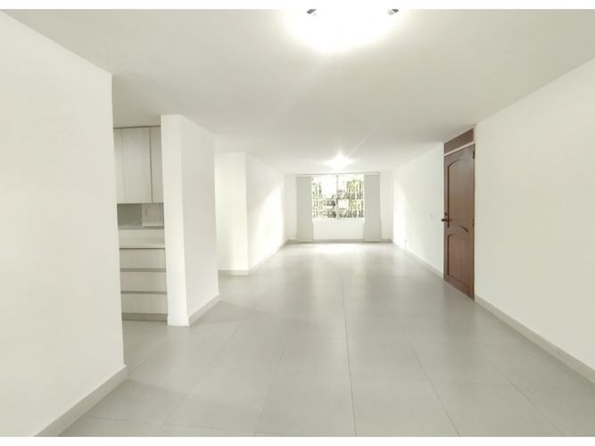 Apartamento de 4 alcobas en venta en Patio Bonito, Medellín, 153 m² · foto 2 de 19