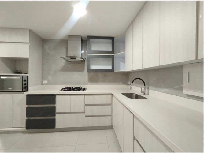 Apartamento de 4 alcobas en venta en Patio Bonito, Medellín, 153 m² · foto 4 de 19