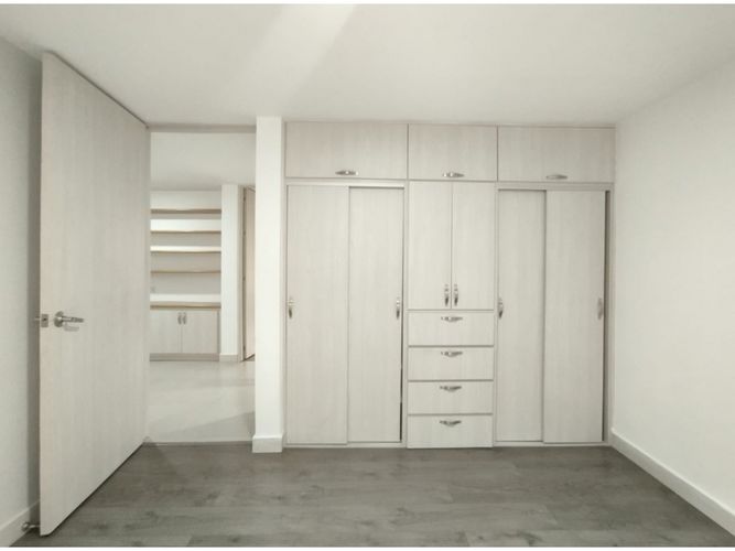 Apartamento de 4 alcobas en venta en Patio Bonito, Medellín, 153 m² · foto 8 de 19
