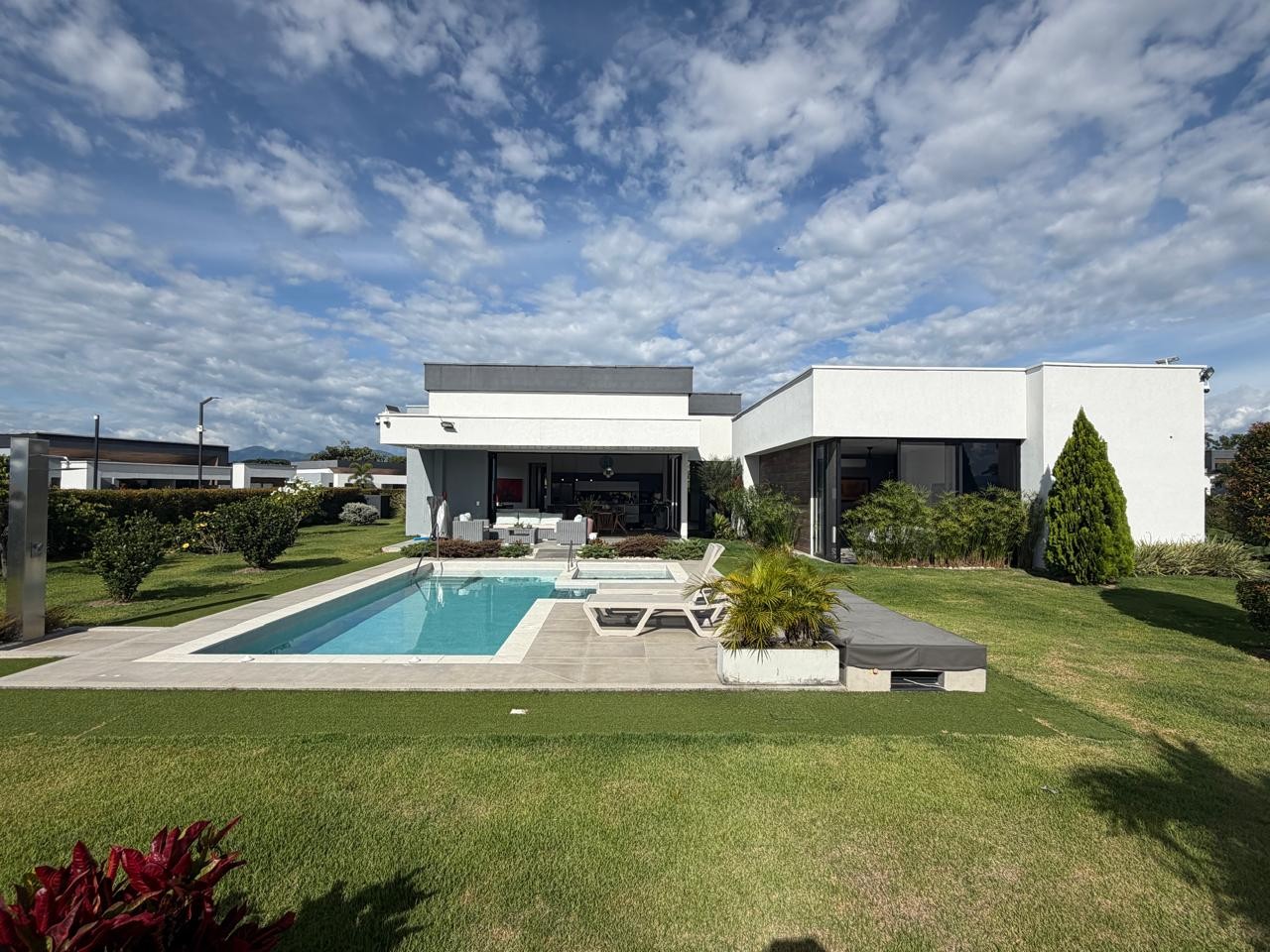 Casa en venta en Cerritos, Pereira · foto 2 de 9