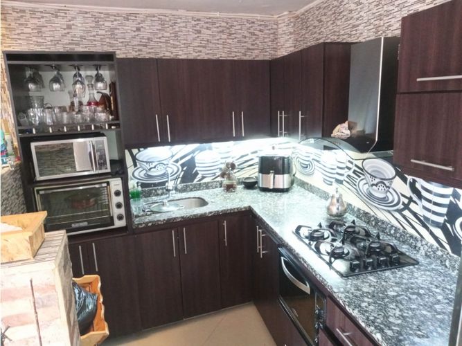Casa de 3 alcobas en venta en El Rosario, Bello, 117 m² · foto 2 de 11