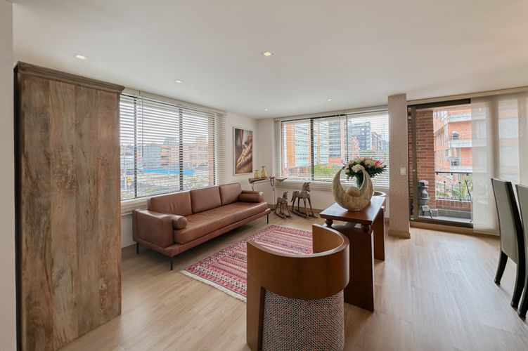 Apartamento de 3 alcobas en venta en Chico Norte, Bogotá, 230 m² · foto 3 de 23