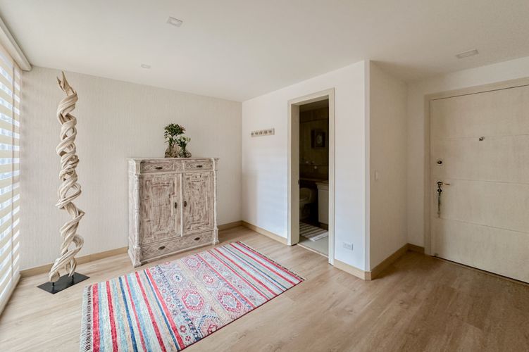 Apartamento de 3 alcobas en venta en Chico Norte, Bogotá, 230 m² · foto 6 de 23