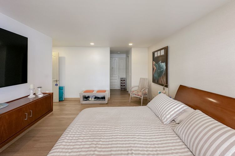 Apartamento de 3 alcobas en venta en Chico Norte, Bogotá, 230 m² · foto 10 de 23