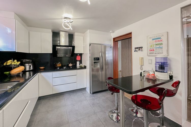 Apartamento de 3 alcobas en venta en Chico Norte, Bogotá, 230 m² · foto 21 de 23