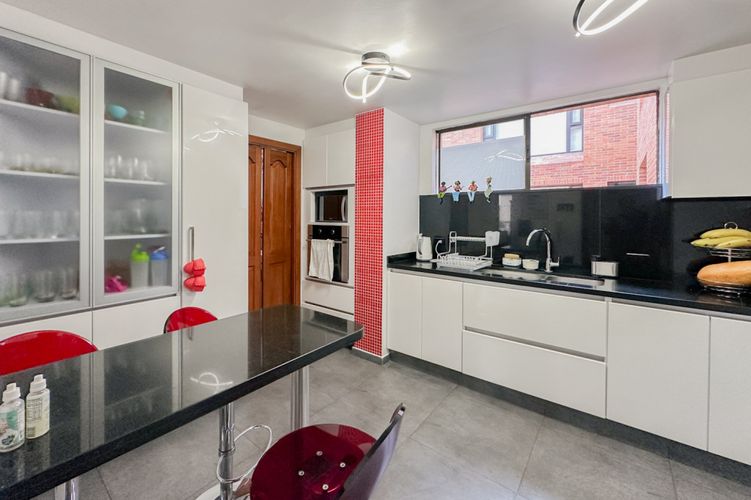 Apartamento de 3 alcobas en venta en Chico Norte, Bogotá, 230 m² · foto 22 de 23