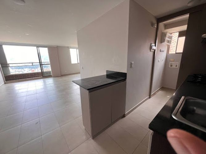 Apartamento de 2 alcobas en arriendo en Loma De Los Gonzalez, Medellín, 80 m² · foto 9 de 13