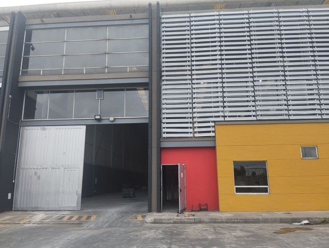 Bodega en arriendo en Siberia, Cota, 2572 m² · foto 3 de 14