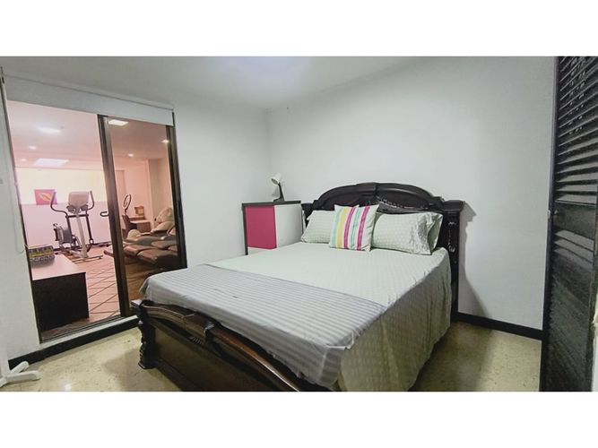 Apartamento en arriendo en El Poblado, Medellín, 240 m² · foto 7 de 11