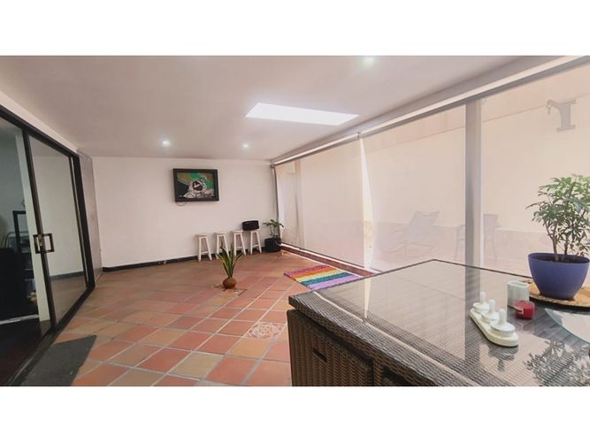 Apartamento en arriendo en El Poblado, Medellín, 240 m² · foto 10 de 11