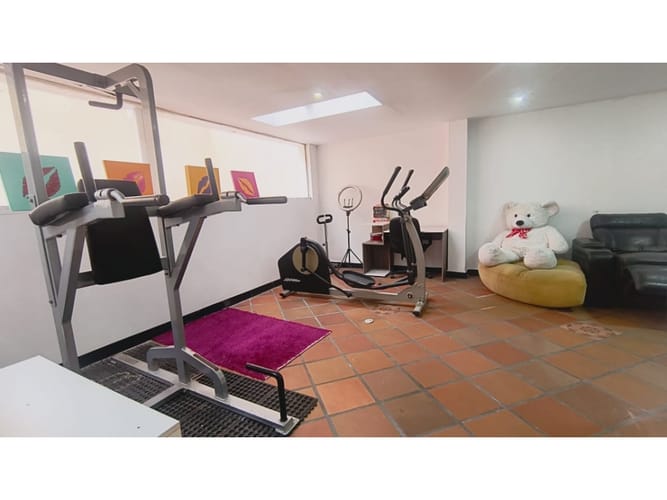 Apartamento en arriendo en El Poblado, Medellín, 240 m² · foto 11 de 11