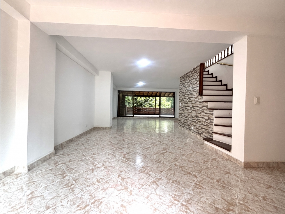 Apartamento en Arriendo en El Poblado, Medellín en Loma Benedictinos