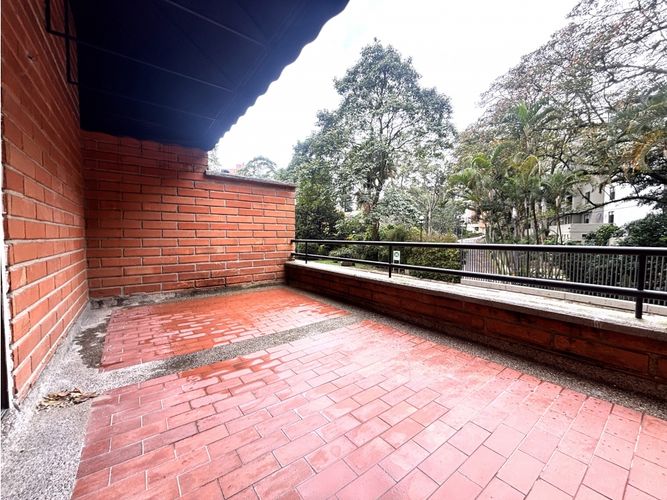 Apartamento de 4 alcobas en arriendo en El Diamante No. 2, Medellín, 132 m² · foto 3 de 19
