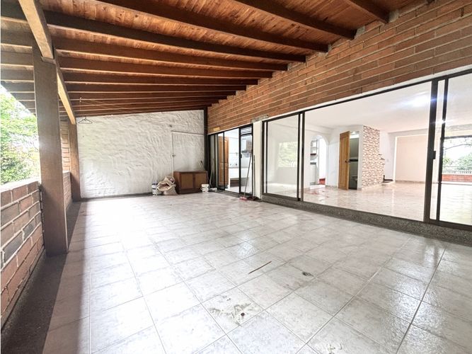Apartamento de 4 alcobas en arriendo en El Diamante No. 2, Medellín, 132 m² · foto 4 de 19