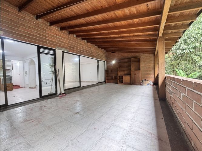 Apartamento de 4 alcobas en arriendo en El Diamante No. 2, Medellín, 132 m² · foto 5 de 19
