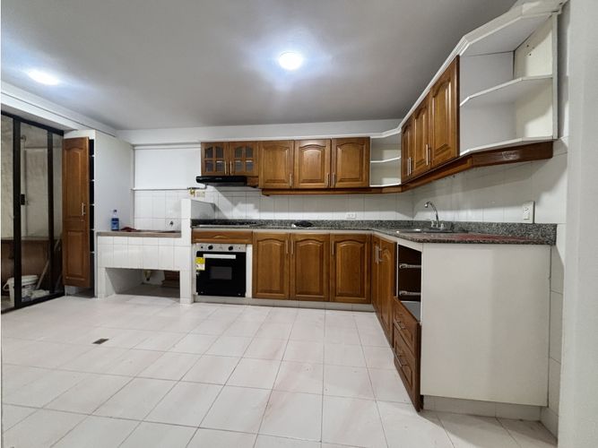 Apartamento de 4 alcobas en arriendo en El Diamante No. 2, Medellín, 132 m² · foto 6 de 19