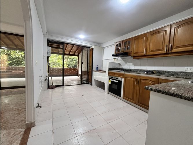 Apartamento de 4 alcobas en arriendo en El Diamante No. 2, Medellín, 132 m² · foto 7 de 19
