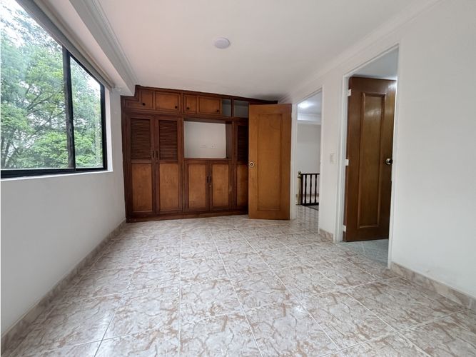 Apartamento de 4 alcobas en arriendo en El Diamante No. 2, Medellín, 132 m² · foto 8 de 19