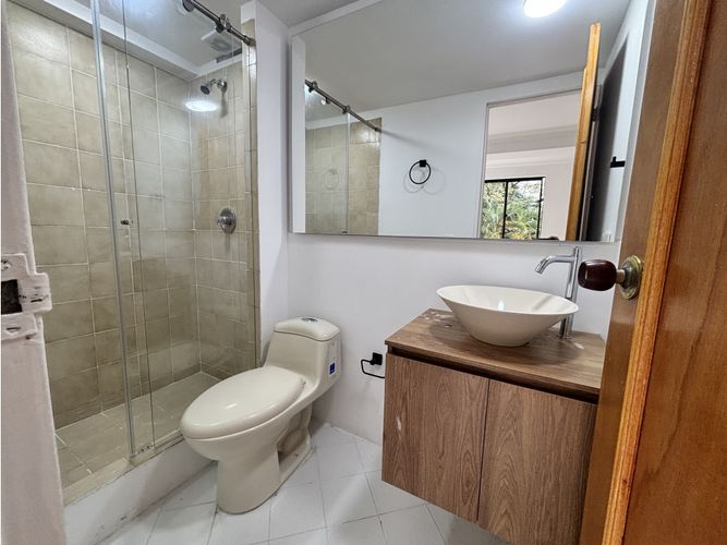 Apartamento de 4 alcobas en arriendo en El Diamante No. 2, Medellín, 132 m² · foto 11 de 19