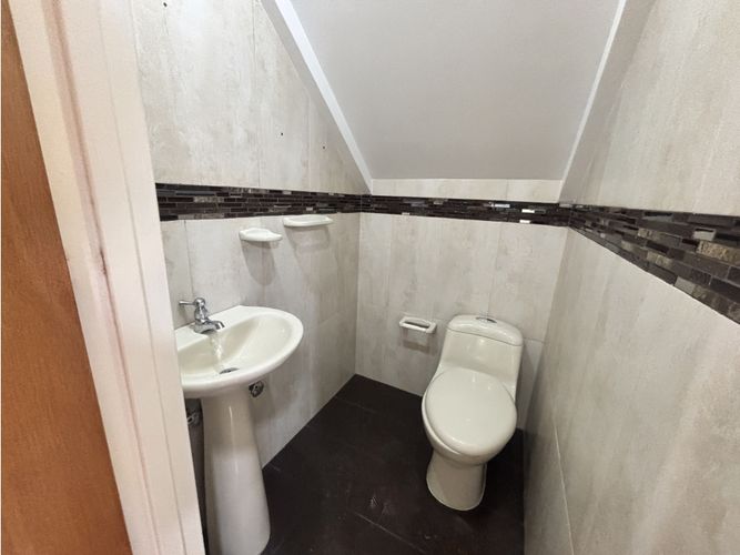 Apartamento de 4 alcobas en arriendo en El Diamante No. 2, Medellín, 132 m² · foto 18 de 19
