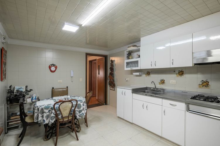 Apartamento de 3 alcobas en venta en Chico Norte, Bogotá, 202 m² · foto 6 de 20