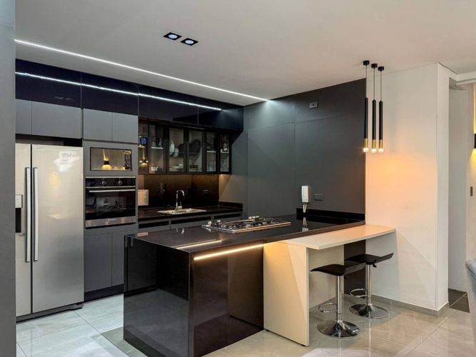 Casa de 3 alcobas en venta en Lagos Del Cacique, Bucaramanga, 218 m² · foto 2 de 19