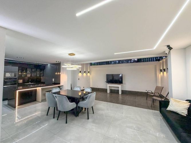 Casa de 3 alcobas en venta en Lagos Del Cacique, Bucaramanga, 218 m² · foto 4 de 19