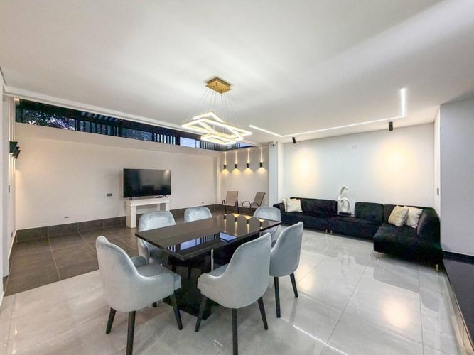 Casa de 3 alcobas en venta en Lagos Del Cacique, Bucaramanga, 218 m² · foto 5 de 19