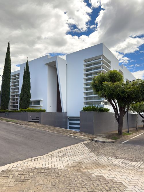 Casa de 4 alcobas en venta en La Floresta, Los Patios, 500 m² · foto 2 de 24