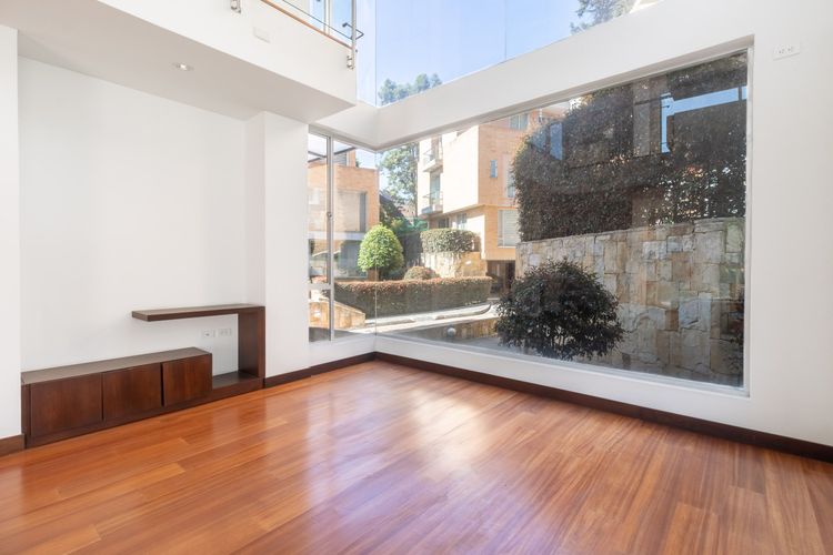 Casa en venta en Colinas De Suba, Bogotá · foto 2 de 20