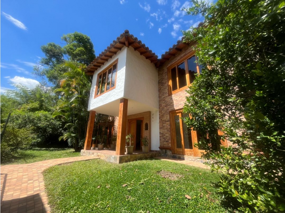 Casa Campestre en Arriendo en Envigado en Loma Del Esmeraldal