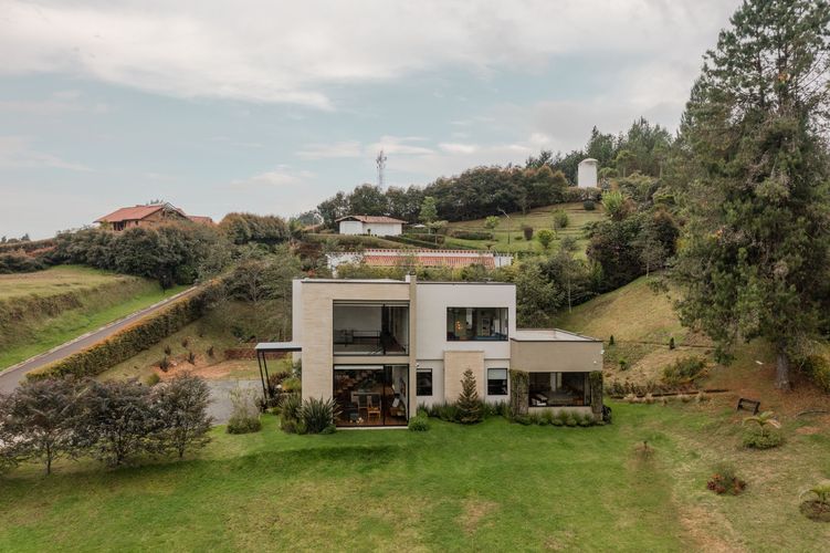 Casa de 3 alcobas en venta en Loma Del Escobero, Envigado, 450 m² · foto 14 de 17