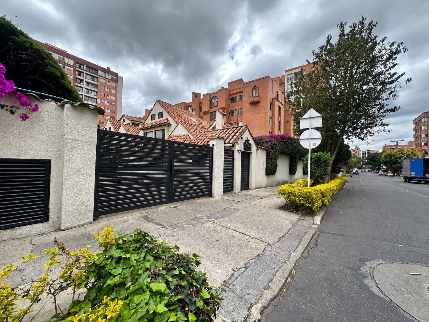 Casa en venta en Cedritos, Bogotá · foto 2 de 24