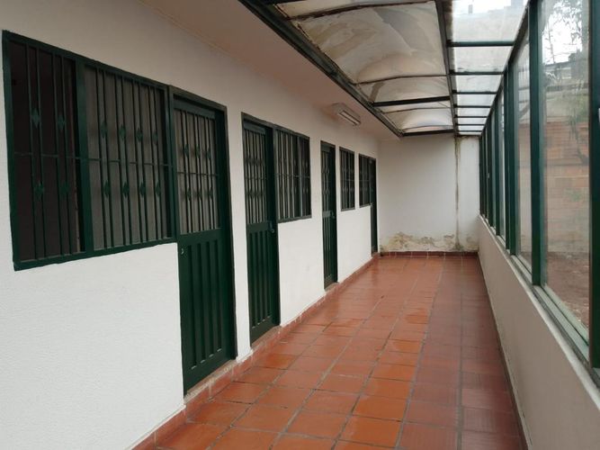 Casa de 10 alcobas en venta en Centro, Funza, 439 m² · foto 4 de 24